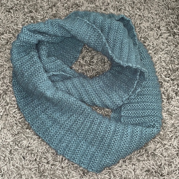Old Navy Scarf - Picture 1 of 1